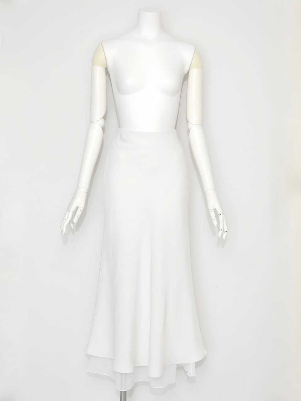 SofiaマーメイドロングスカートWHITE スタイリングイメージ1