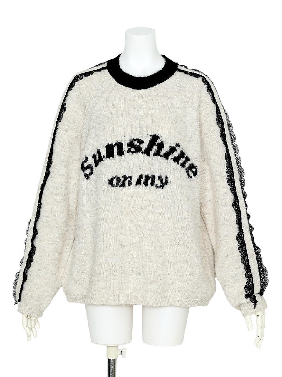 レーストリミングウールニットIVORY スタイリングイメージ1