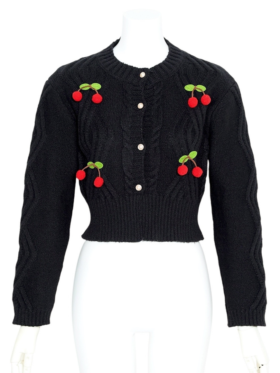 チェリーケーブルカーディガンBLACK スタイリングイメージ1