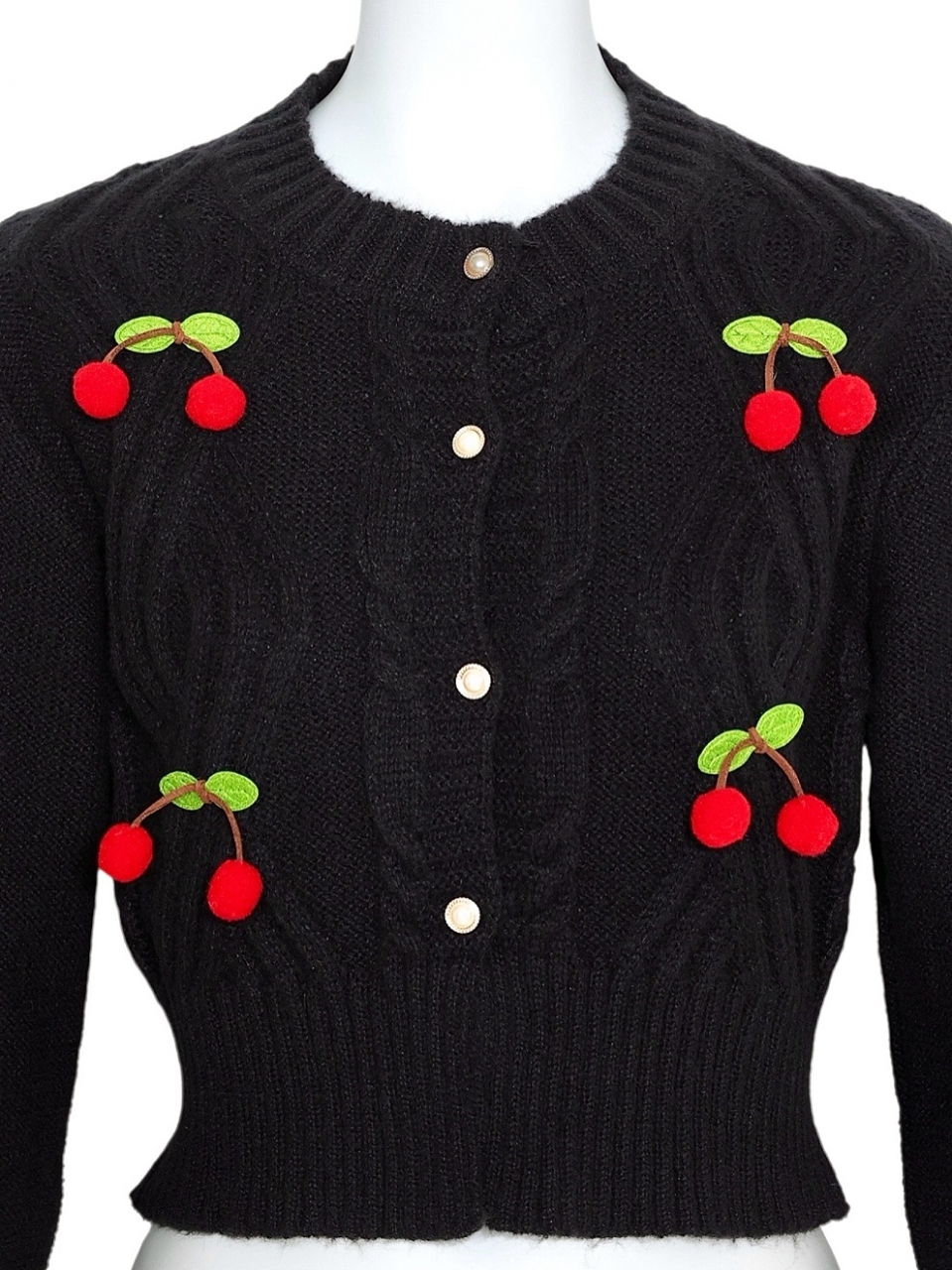 チェリーケーブルカーディガンBLACK スタイリングイメージ4