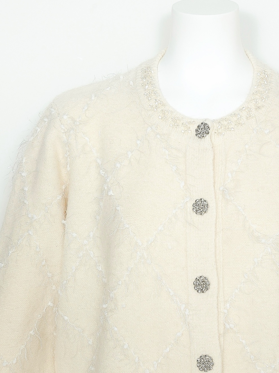 ラメフリンジダイアニットカーディガンIVORY スタイリングイメージ5