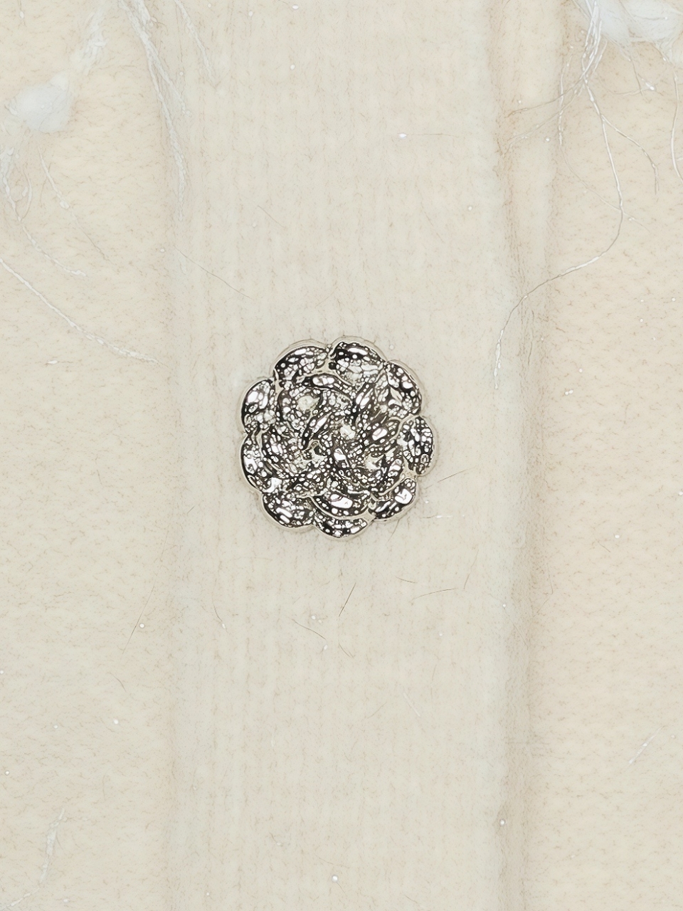 ラメフリンジダイアニットカーディガンIVORY スタイリングイメージ6