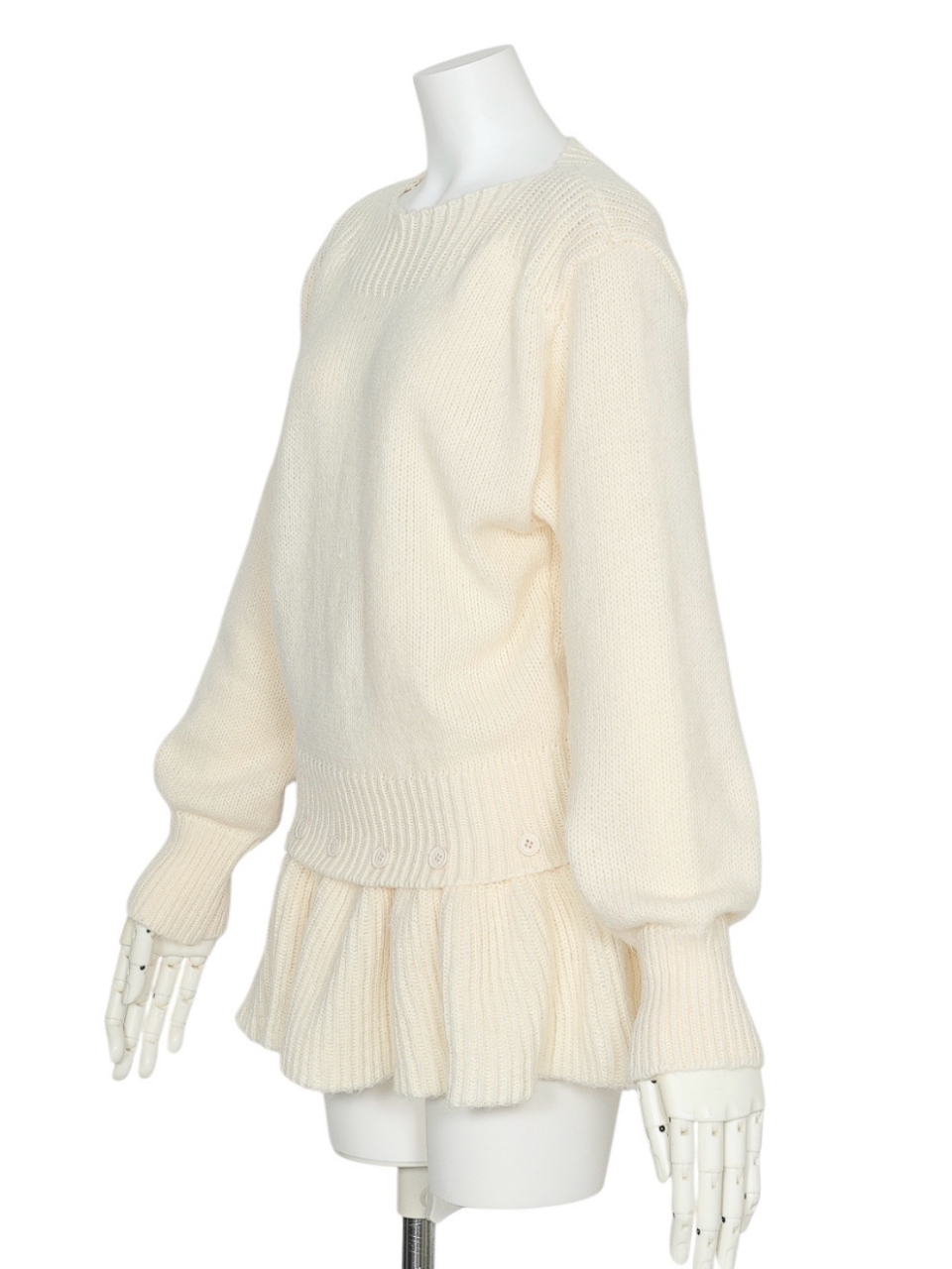 2WAYミッシェルフリルニットIVORY スタイリングイメージ2