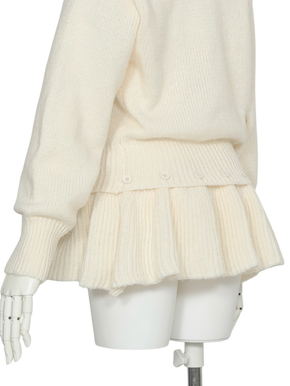 2WAYミッシェルフリルニットIVORY スタイリングイメージ6