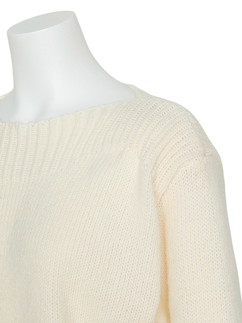 2WAYミッシェルフリルニットIVORY スタイリングイメージ8