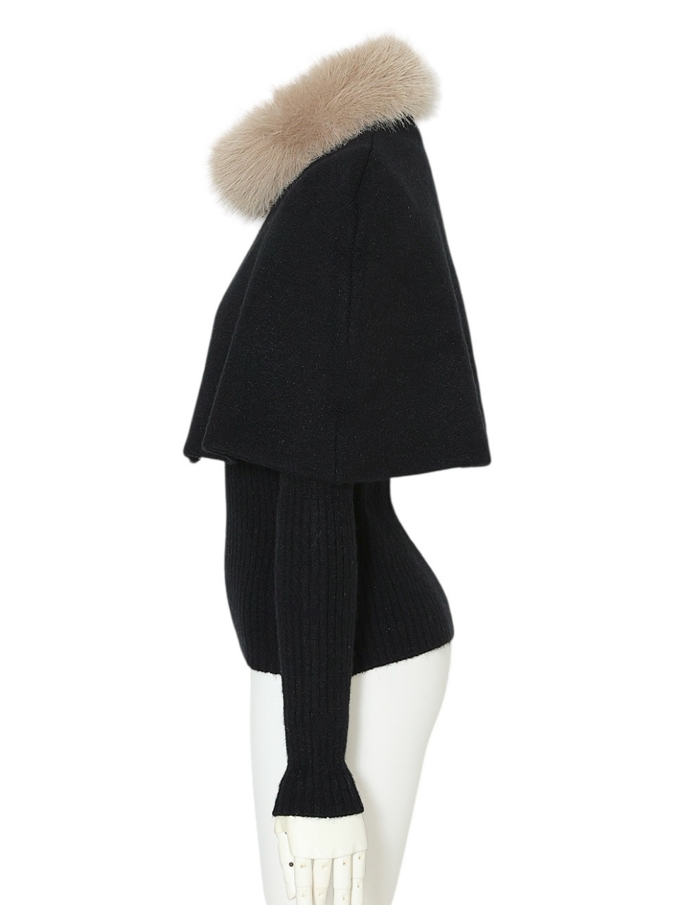 2WAYファーケープニットセットアップBLACK スタイリングイメージ4