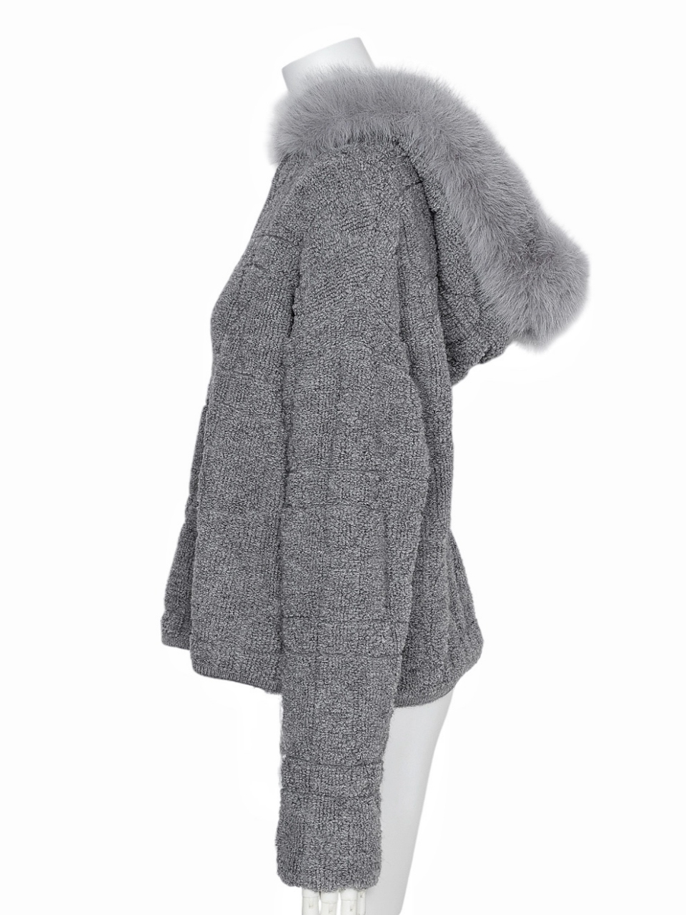 カナージュステッチファーフードニットアウターGRAY スタイリングイメージ2