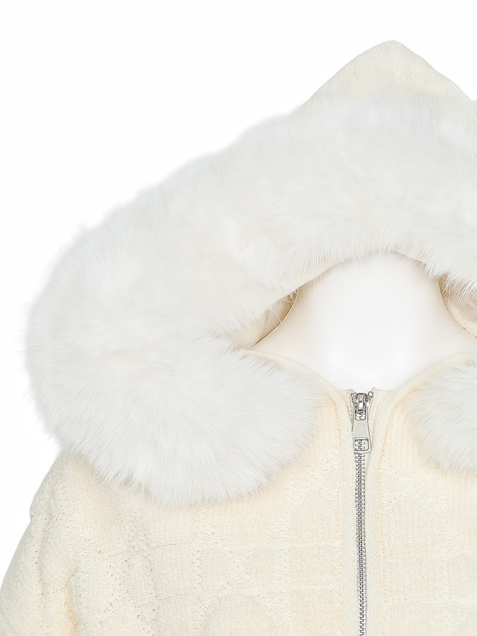 カナージュステッチファーフードニットアウターIVORY スタイリングイメージ6