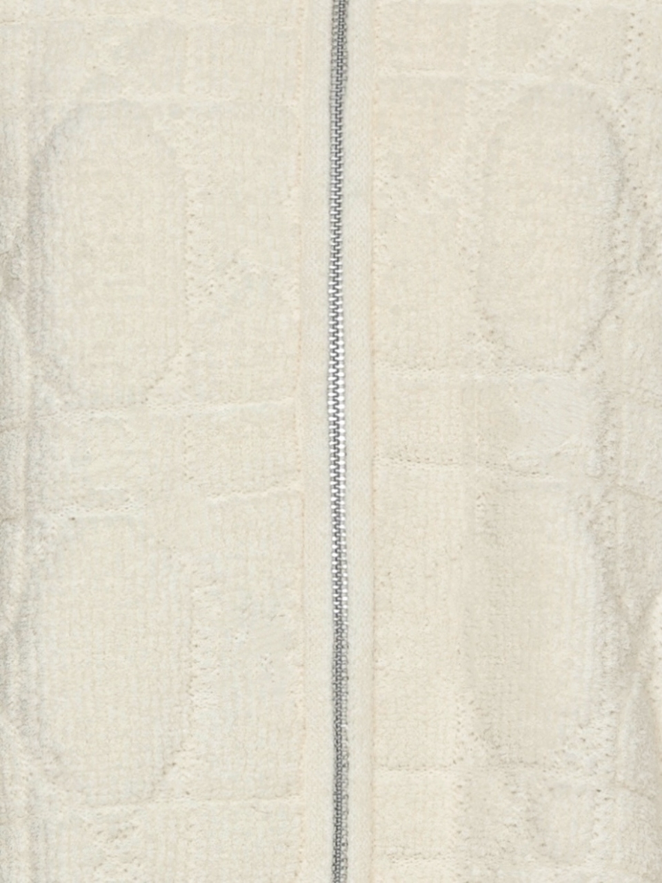 カナージュステッチファーフードニットアウターIVORY スタイリングイメージ7