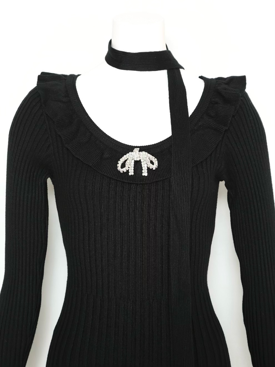 ジュエルリボンフリルワンピースBLACK スタイリングイメージ4