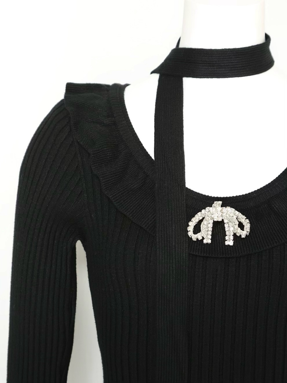 ジュエルリボンフリルワンピースBLACK スタイリングイメージ6