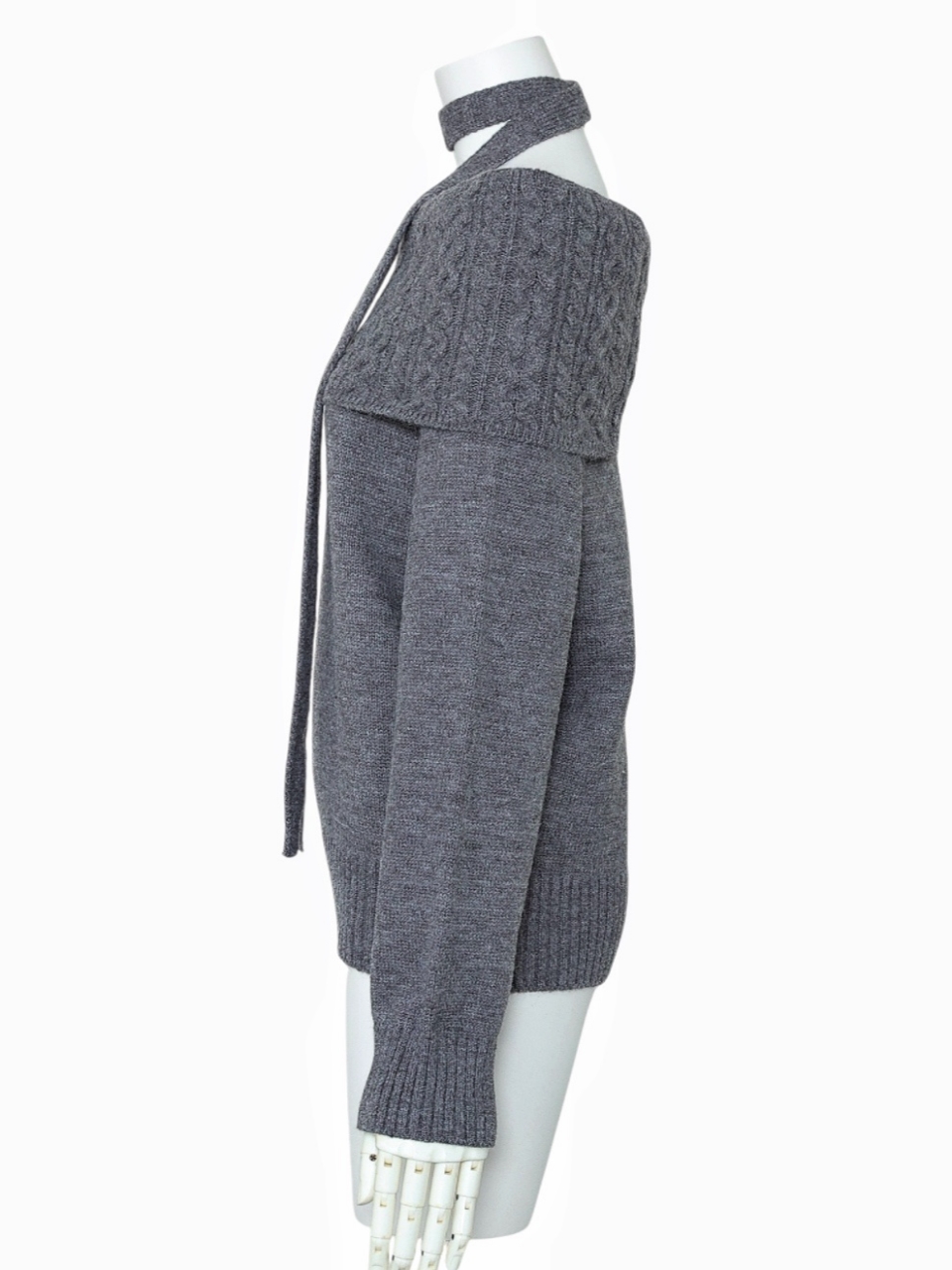 ケーブルオフショルニットGRAY スタイリングイメージ3