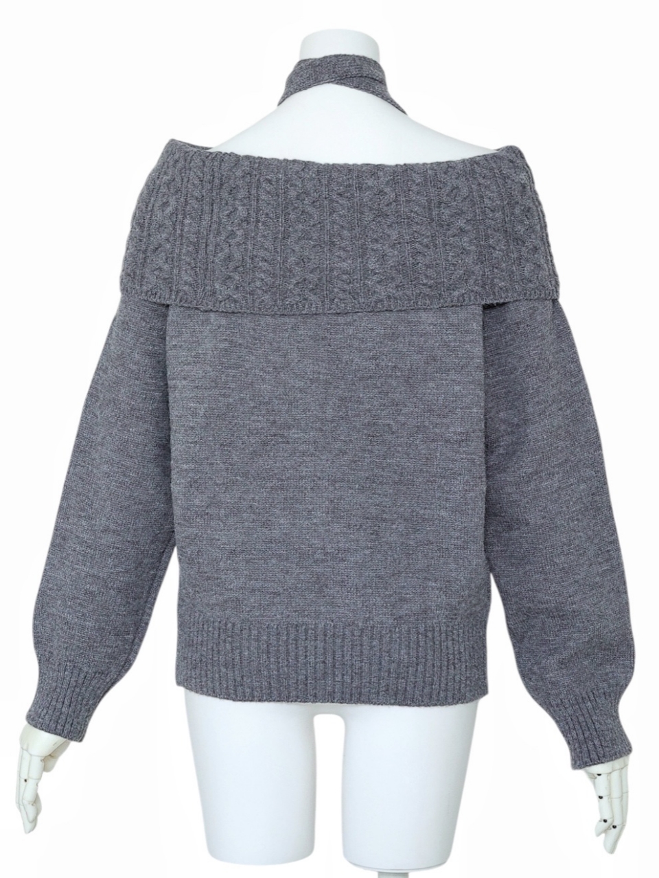 ケーブルオフショルニットGRAY スタイリングイメージ4