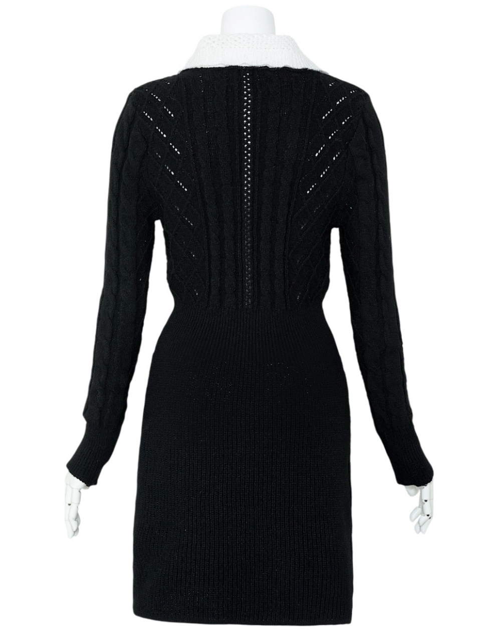 OliviaニットワンピースBLACK スタイリングイメージ3