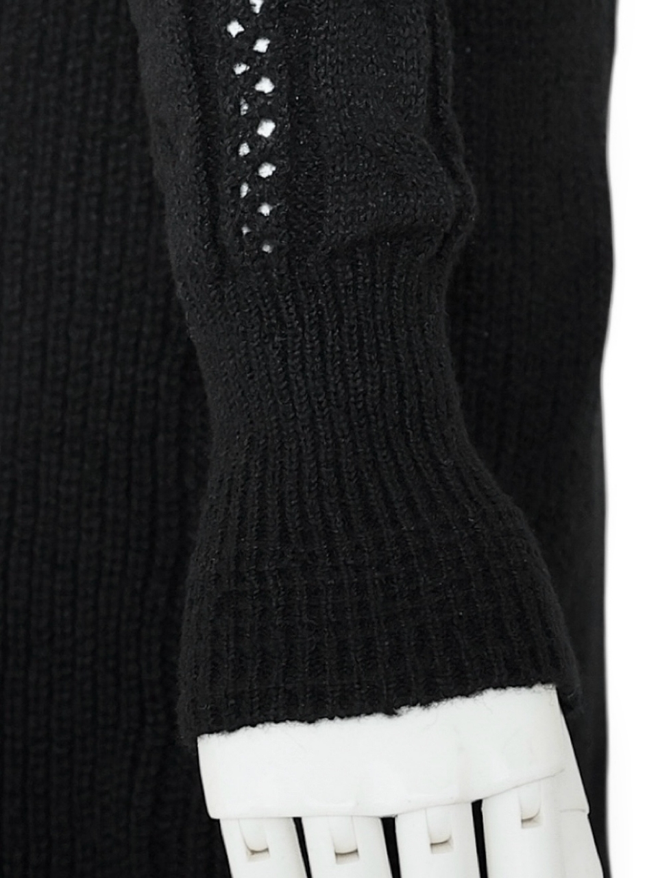 OliviaニットワンピースBLACK スタイリングイメージ6