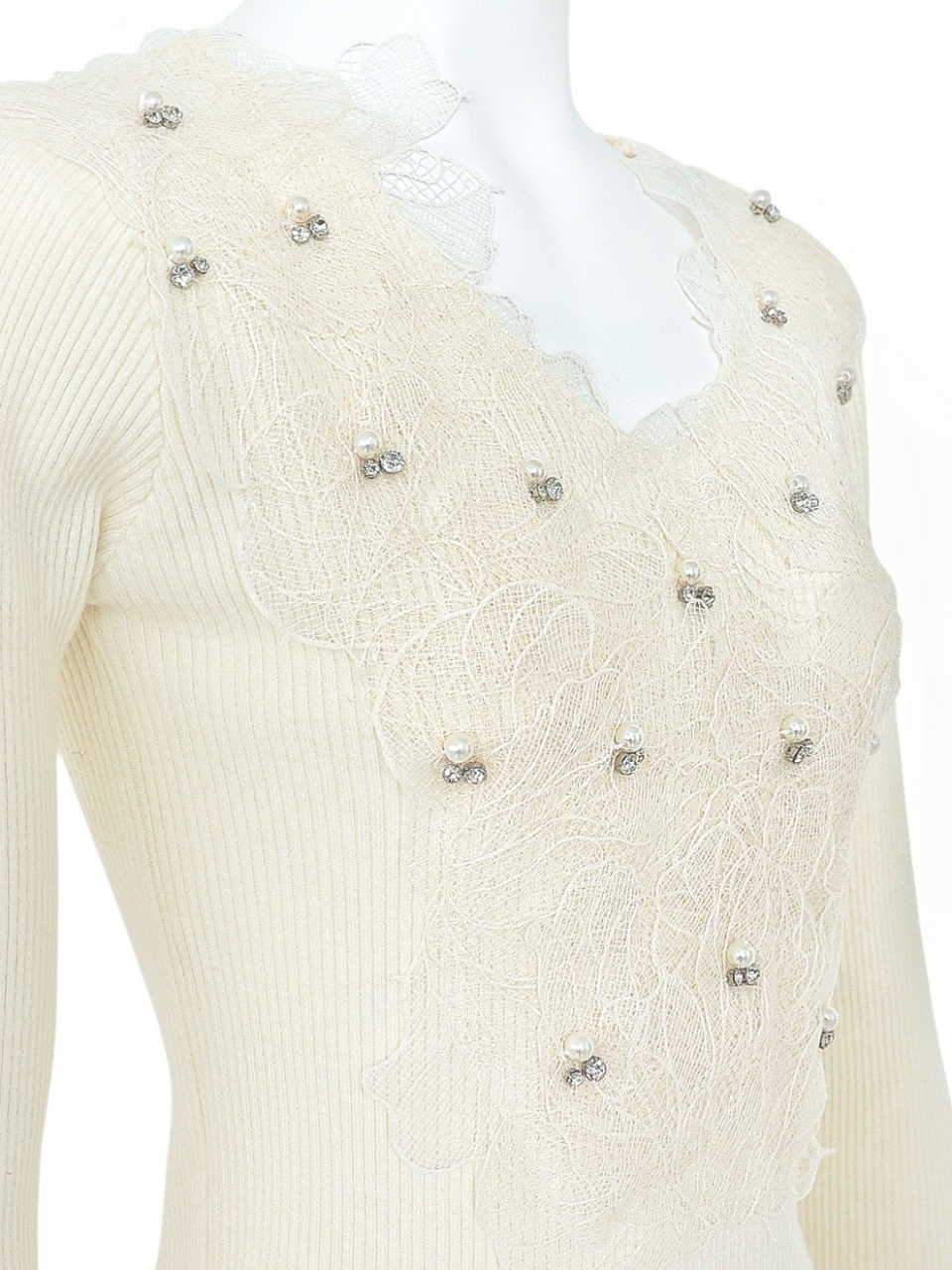 ビジューフラワーチュールレースニットIVORY スタイリングイメージ5