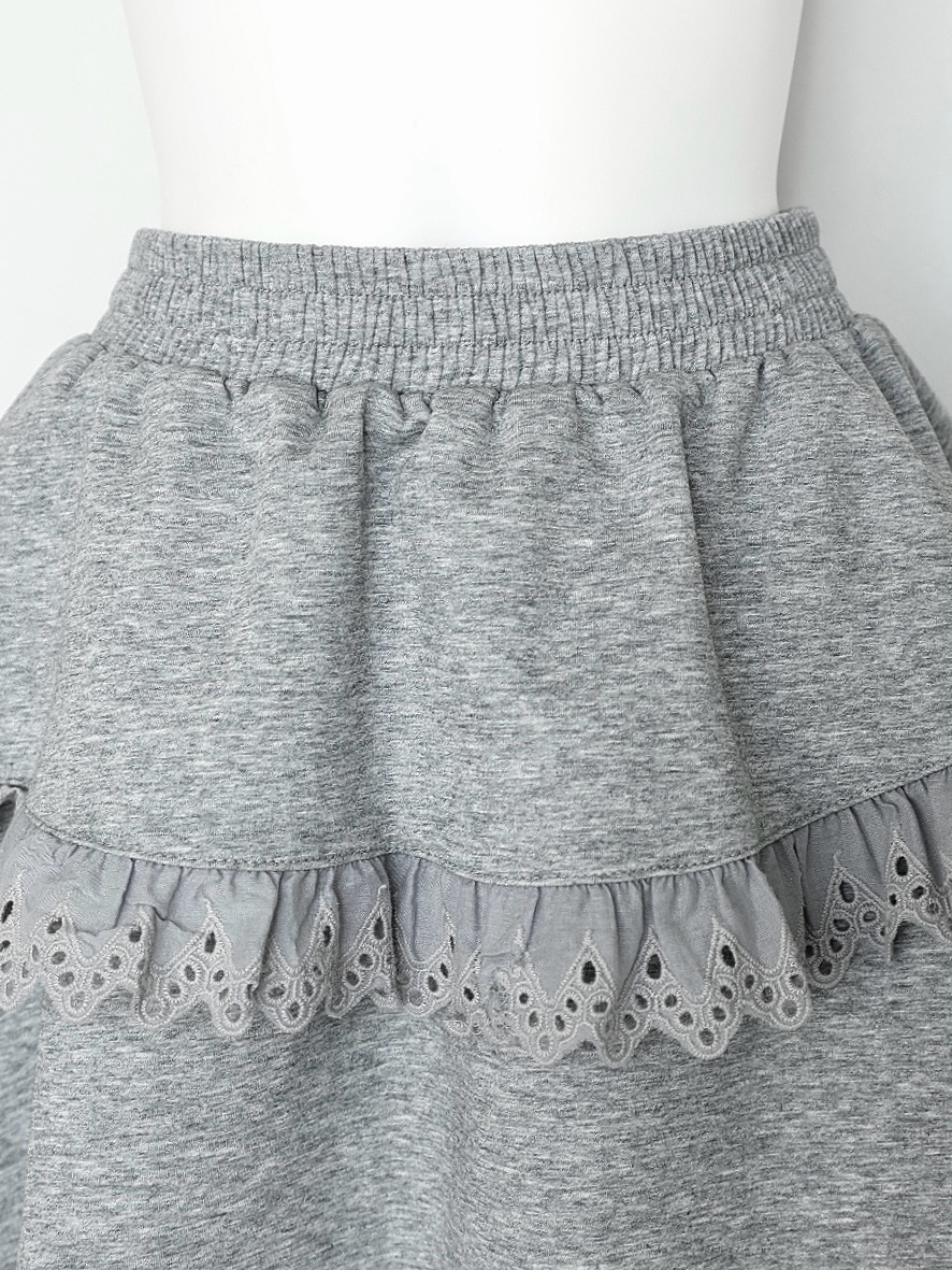 チェルシーフリルスウェットスカートGRAY スタイリングイメージ5