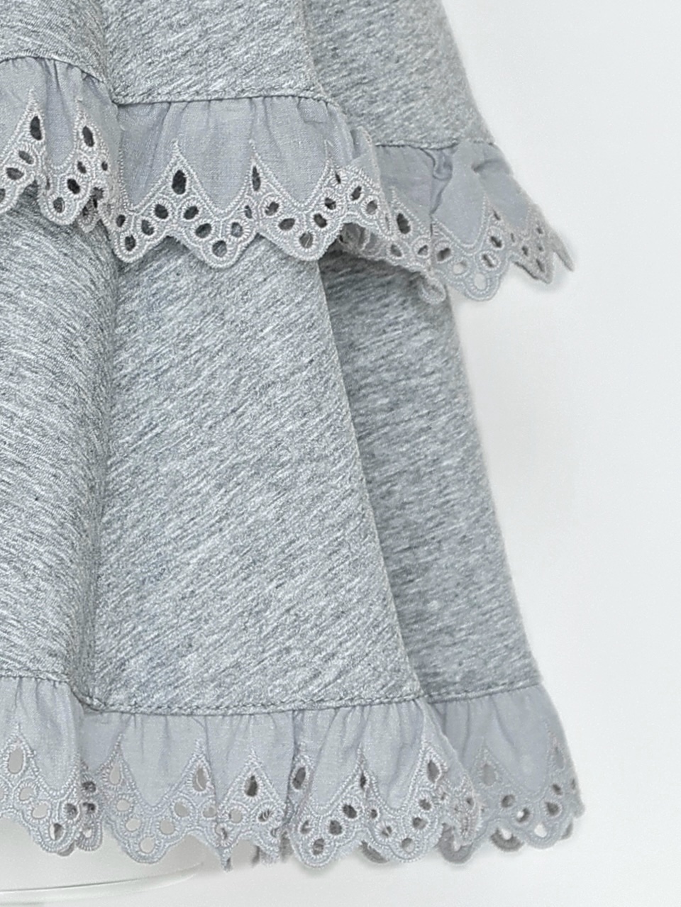 チェルシーフリルスウェットスカートGRAY スタイリングイメージ6