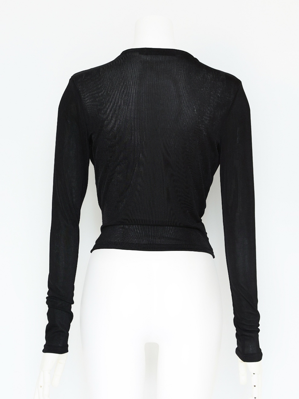LUXE美ラインクロストップスBLACK スタイリングイメージ4