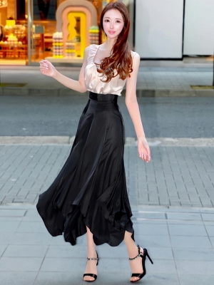 ドラマティックサテンヘムスカートBLACK