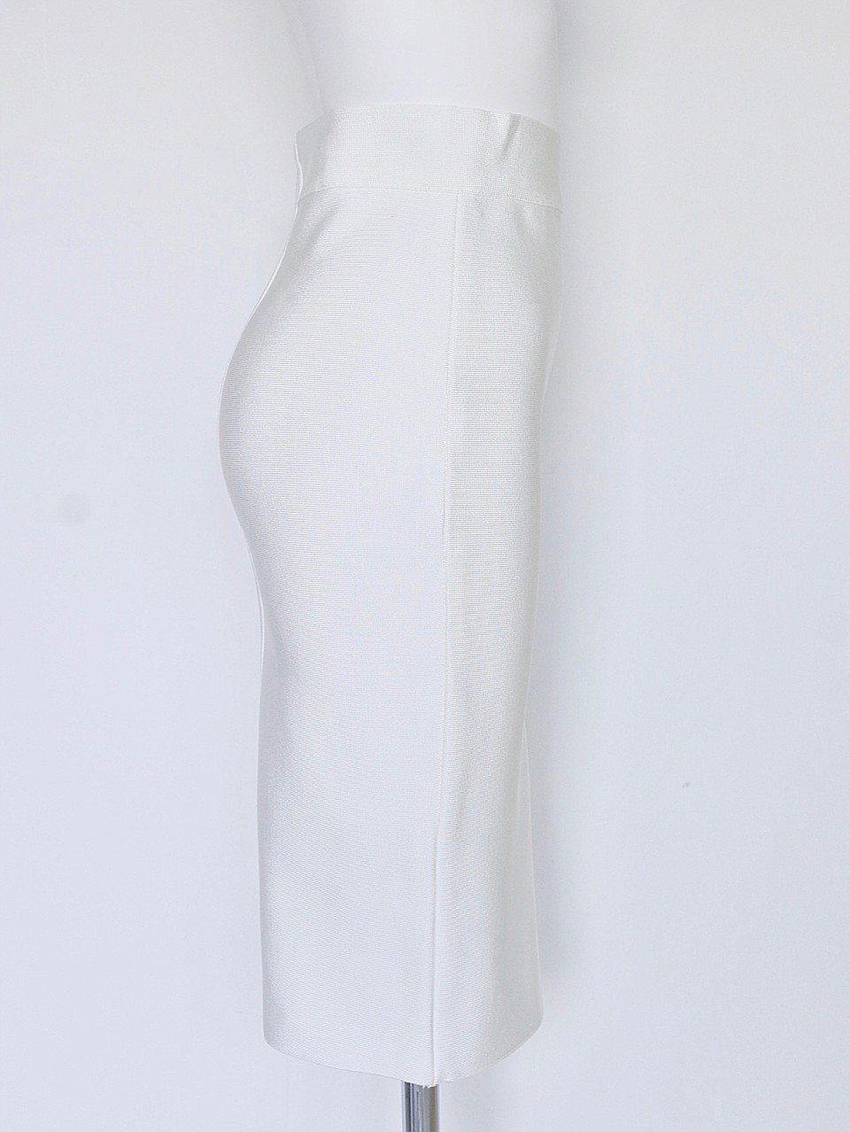 曲線美バンテージスカートWHITE スタイリングイメージ3