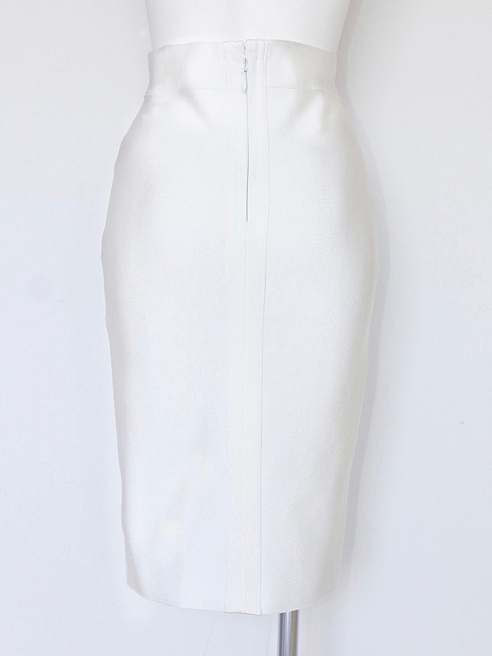 曲線美バンテージスカートWHITE スタイリングイメージ5