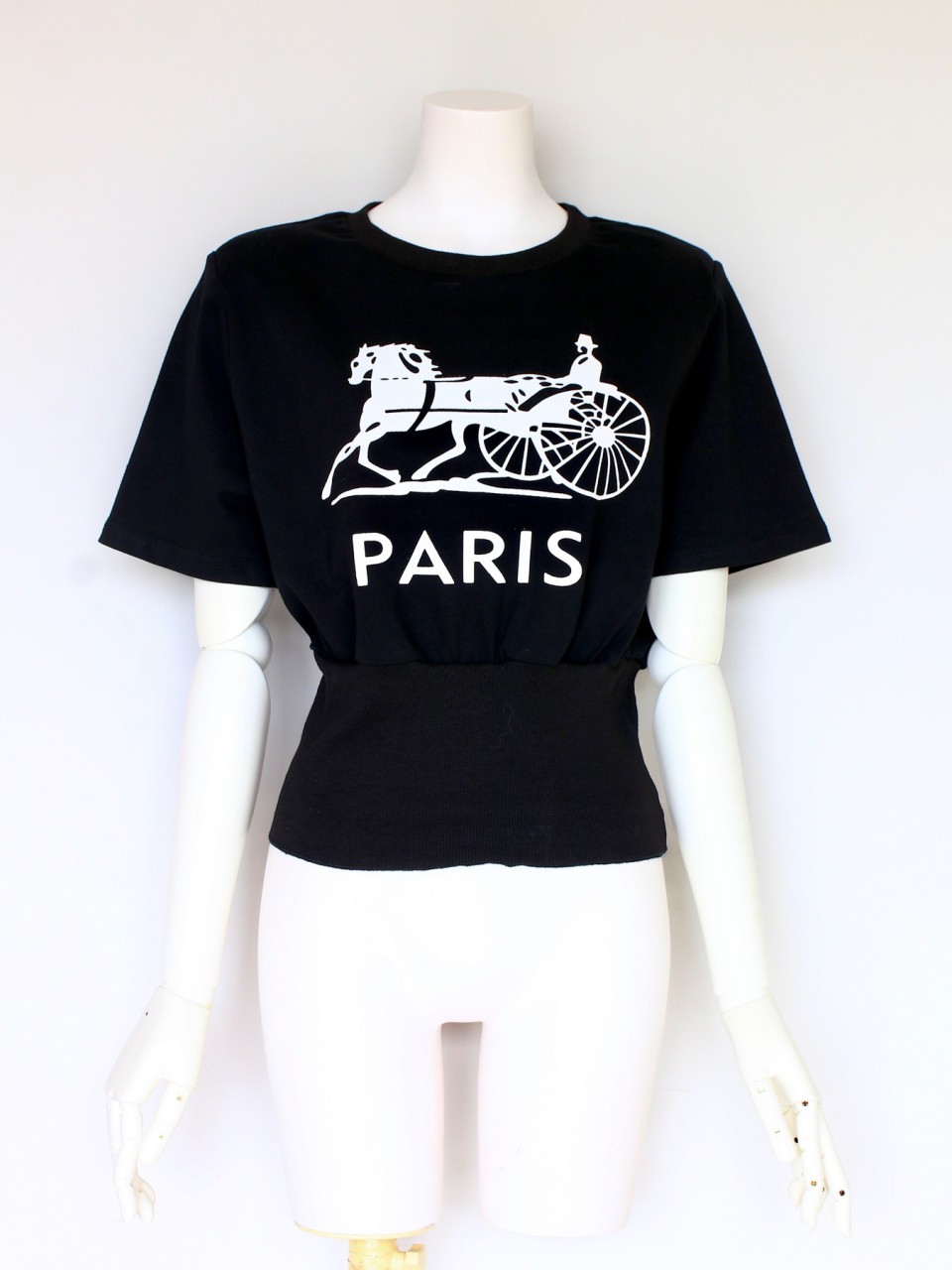 PARISお馬さんTシャツBLACK スタイリングイメージ1