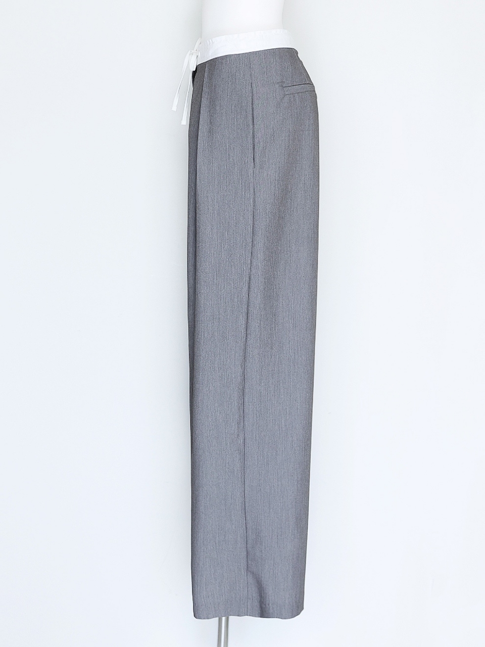 ドロストWウエストイージースラックスGRAY スタイリングイメージ3