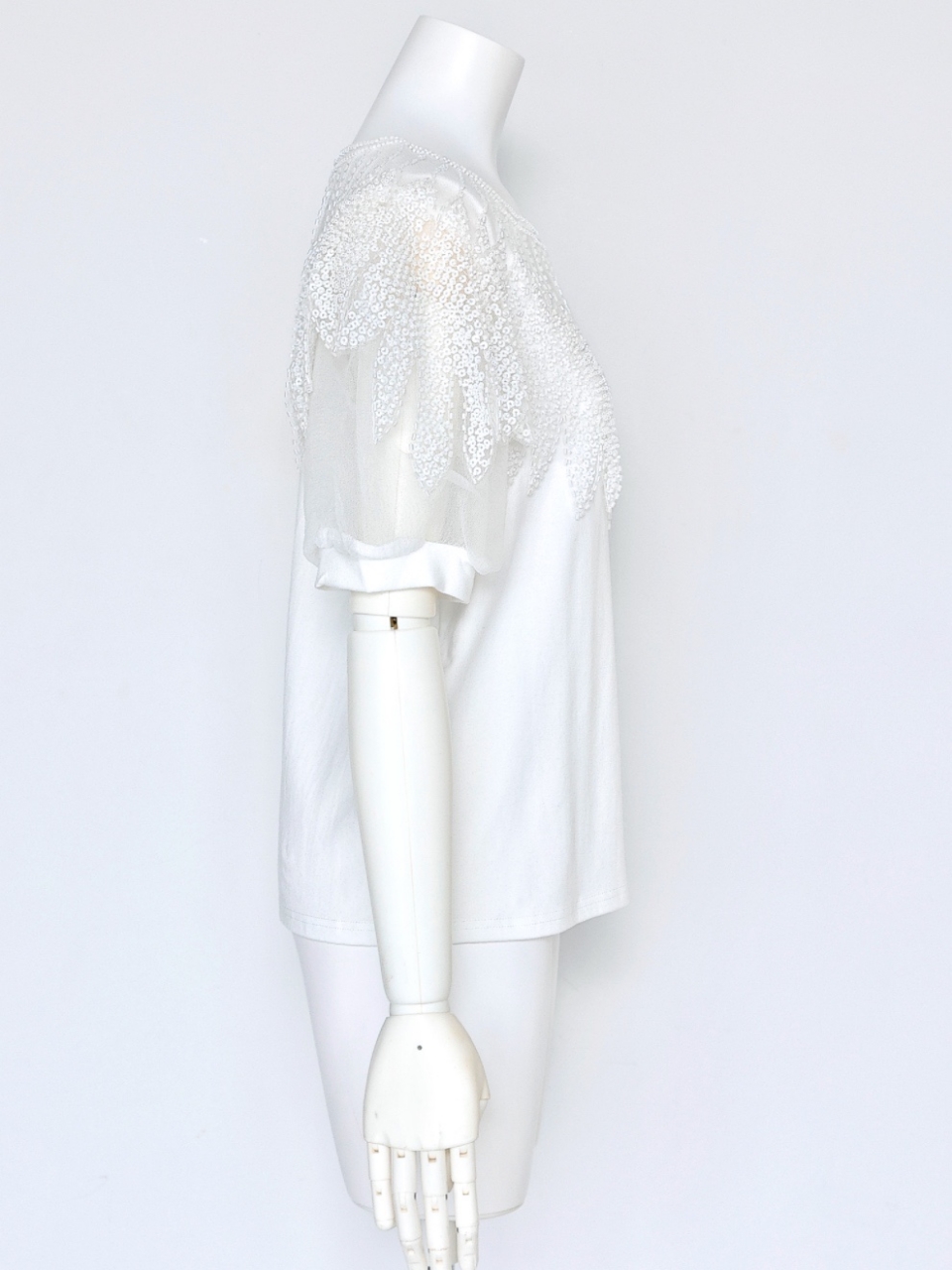 クチュールケープトップスWHITE スタイリングイメージ3