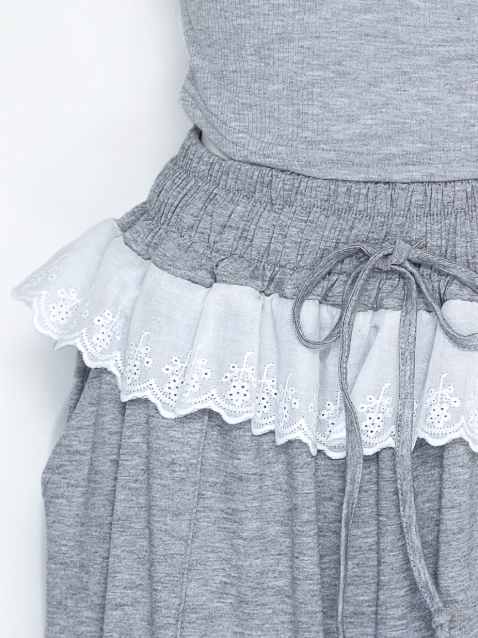 フリルパンツセットアップGRAY スタイリングイメージ5