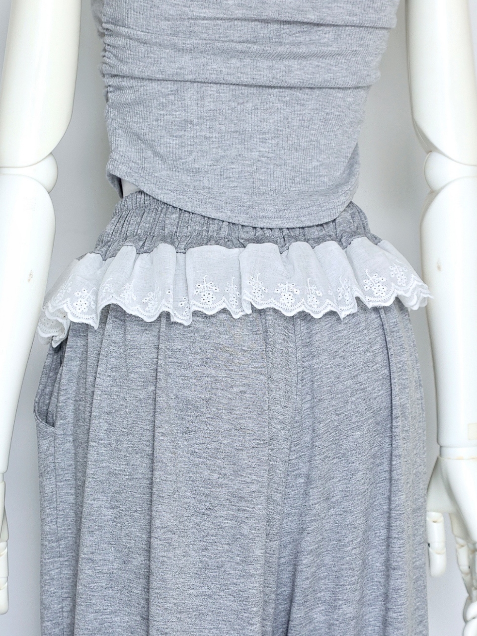 フリルパンツセットアップGRAY スタイリングイメージ7