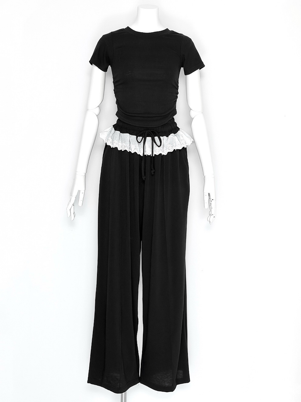 フリルパンツセットアップBLACK スタイリングイメージ1
