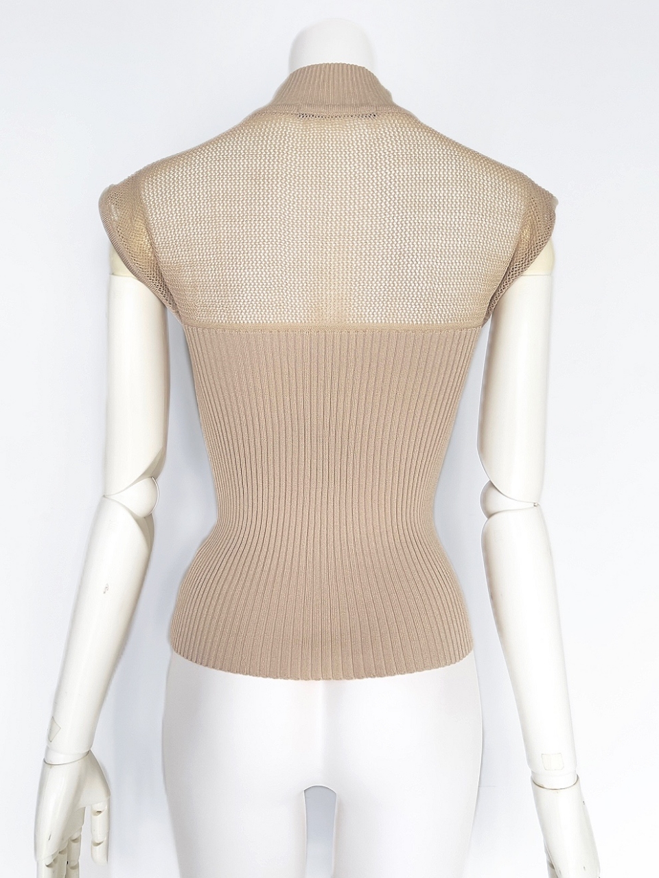 デコルテメッシュサマーニットBEIGE スタイリングイメージ4