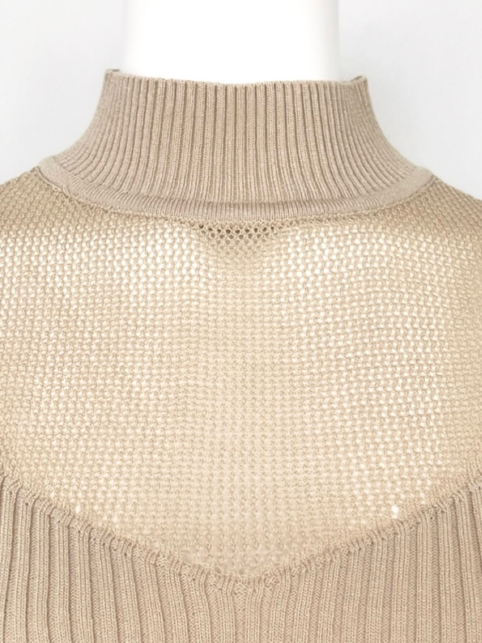 デコルテメッシュサマーニットBEIGE スタイリングイメージ6