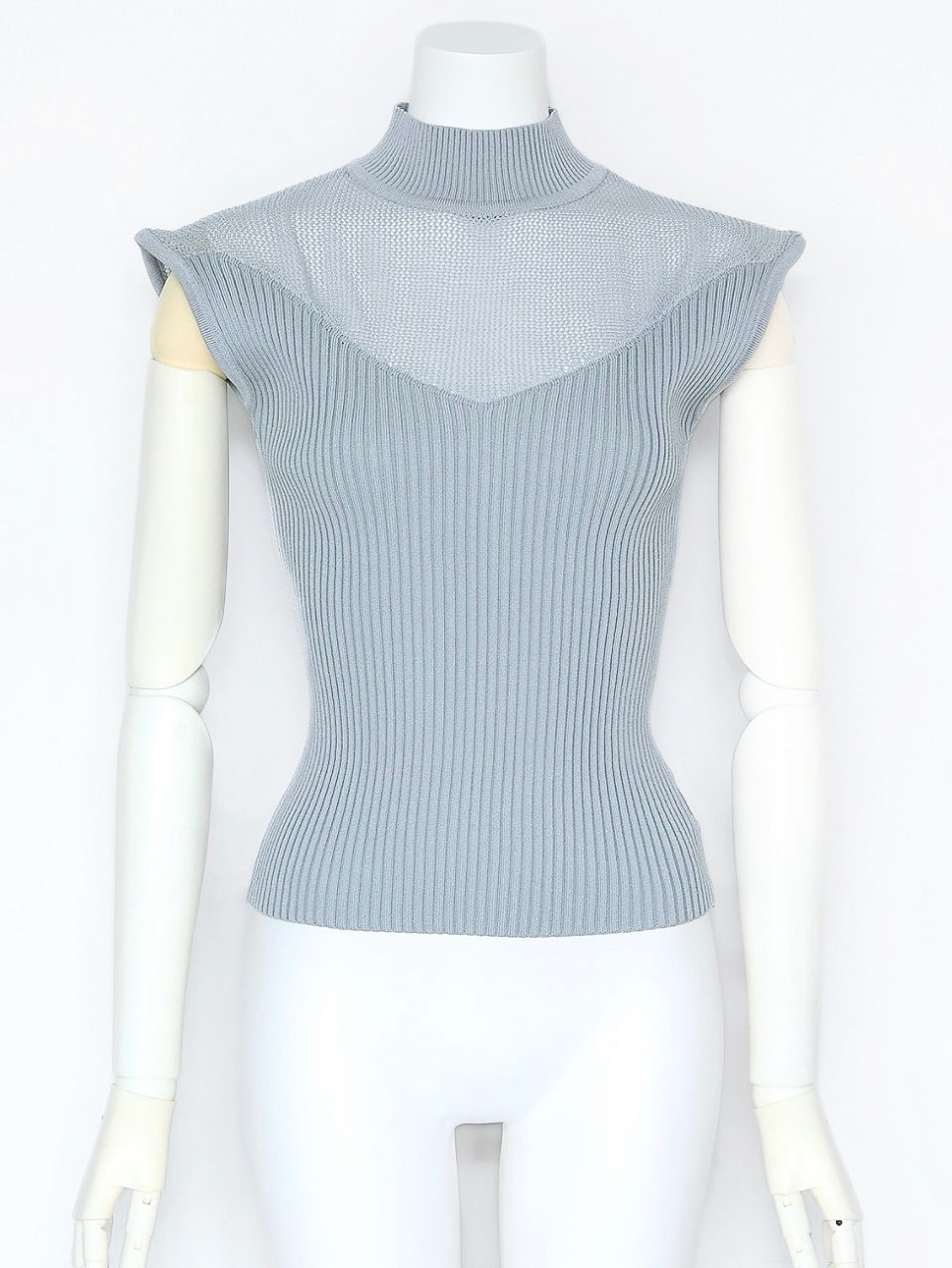 デコルテメッシュサマーニットGRAY スタイリングイメージ1