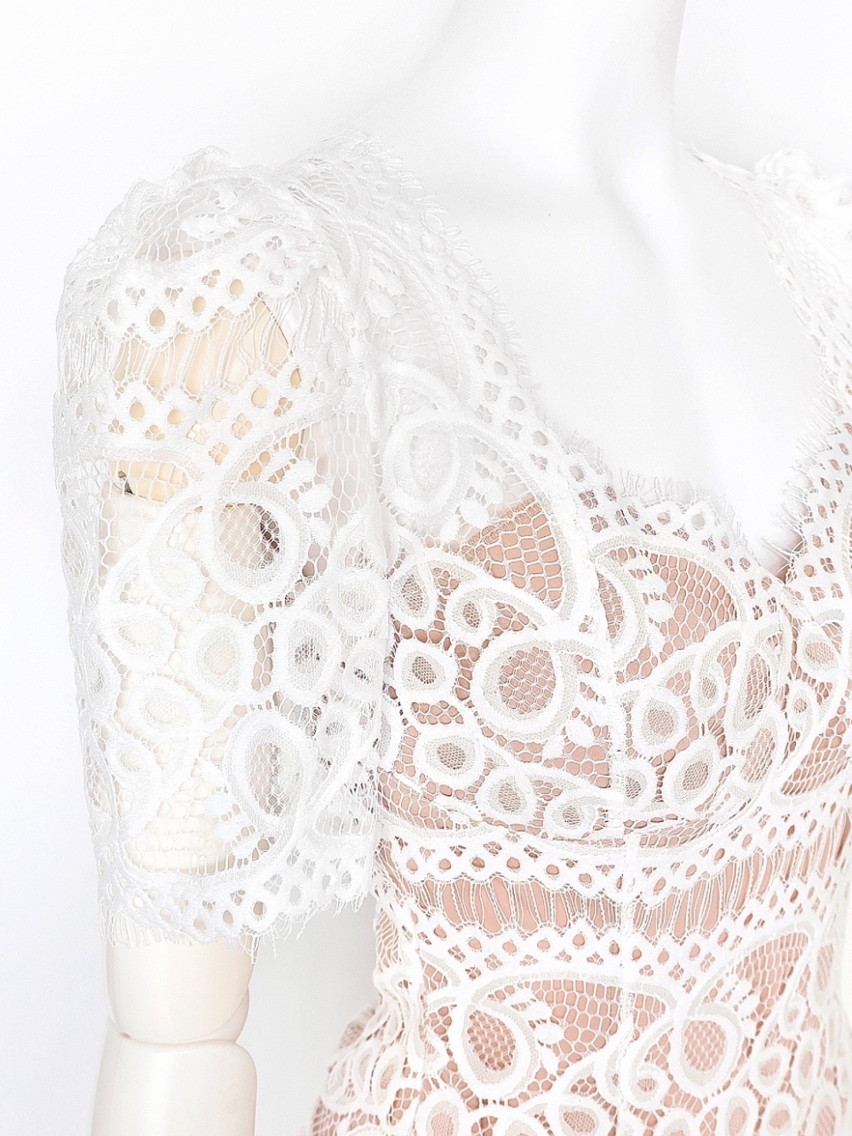 LUXE美フォムルレースブラウス(内蔵カップ付)WHITE スタイリングイメージ7
