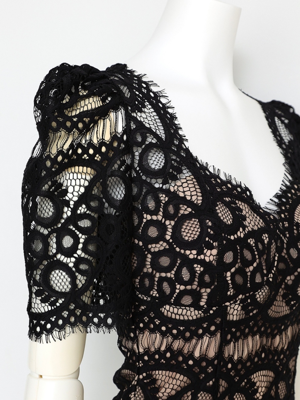 LUXE美フォムルレースブラウス(内蔵カップ付)BLACK スタイリングイメージ5