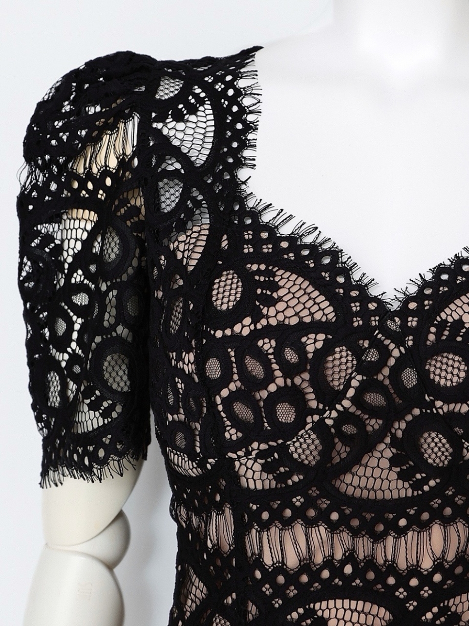 LUXE美フォムルレースブラウス(内蔵カップ付)BLACK スタイリングイメージ6
