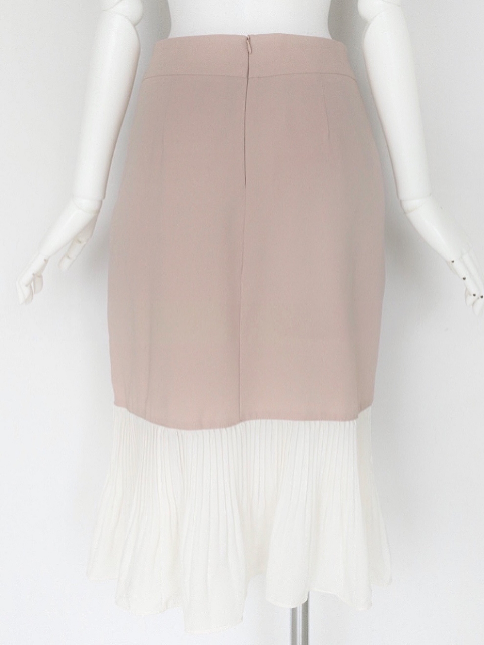 切替プリーツフリルスカートBEIGE スタイリングイメージ4