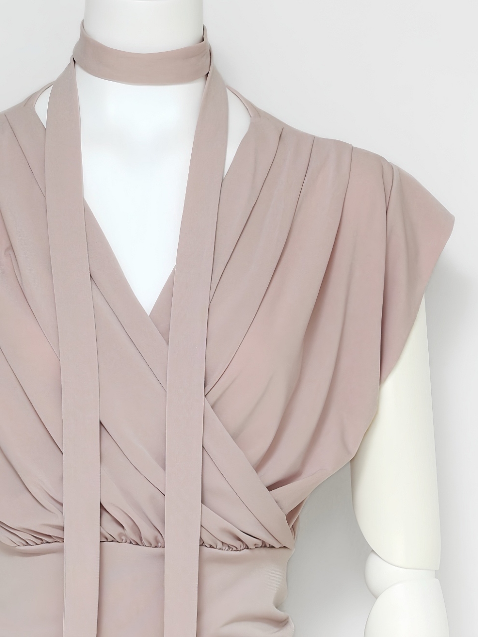 リッチドレープカットソーPINKBEIGE スタイリングイメージ6