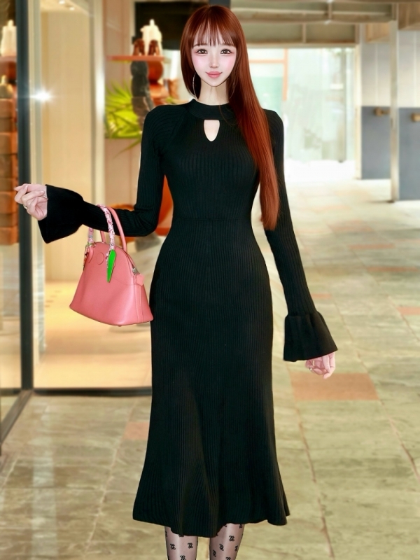 Lunaベルスリーブニットワンピース