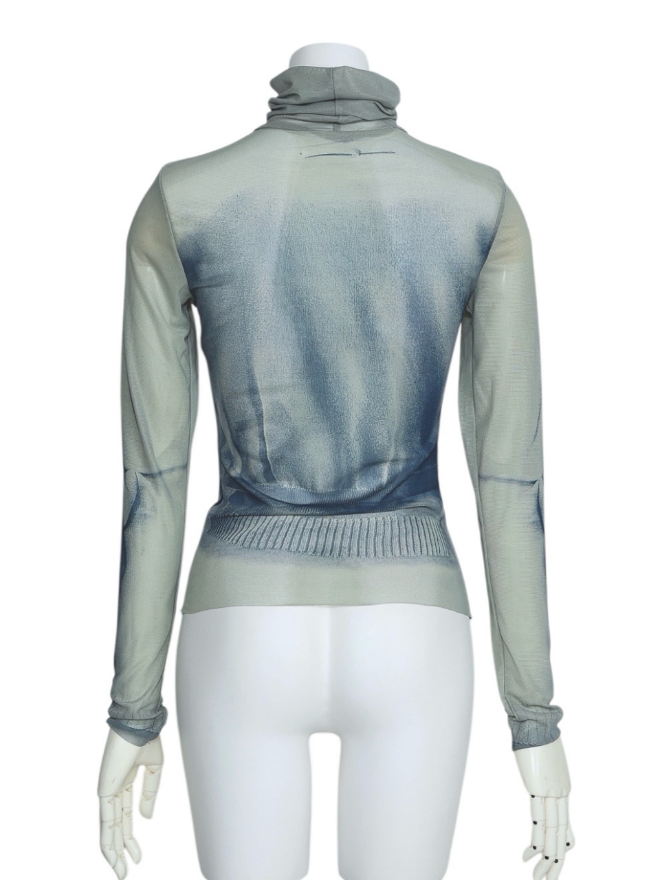 アートグラフィックシアートップス スタイリングイメージ4