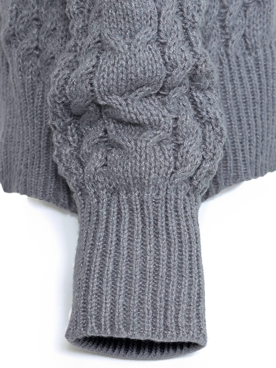 アシメオープンカットケーブルWOOLニットGRAY スタイリングイメージ7