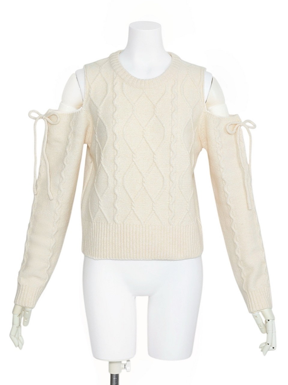 リボンカットケーブルWOOLニットIVORY スタイリングイメージ1