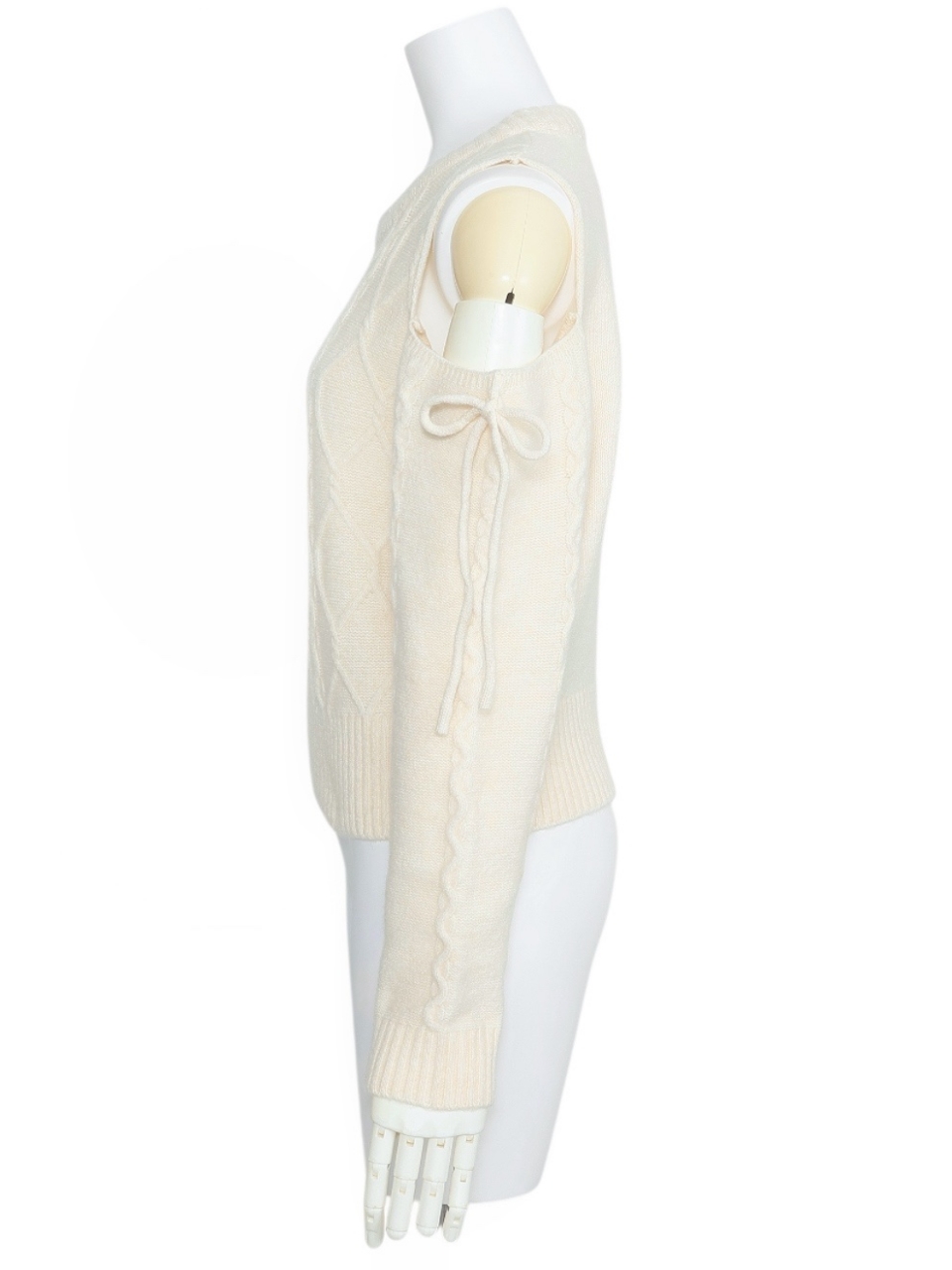 リボンカットケーブルWOOLニットIVORY スタイリングイメージ2