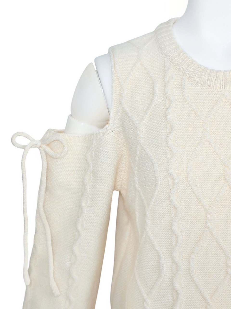 リボンカットケーブルWOOLニットIVORY スタイリングイメージ4