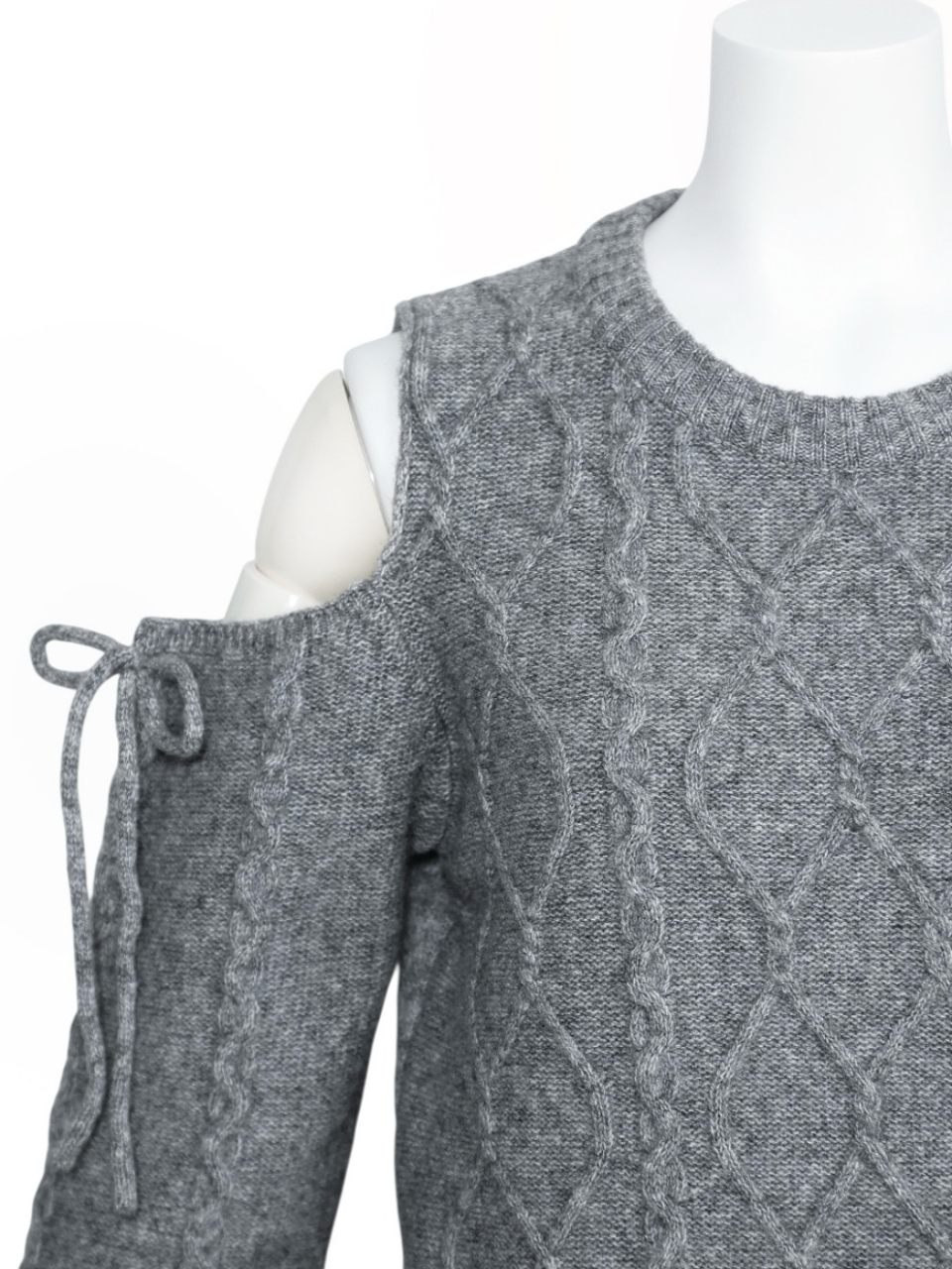 リボンカットケーブルWOOLニットGRAY スタイリングイメージ4