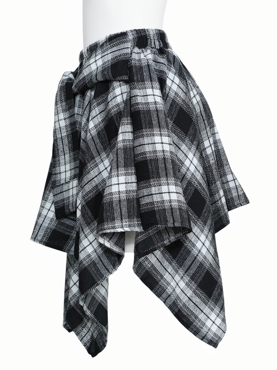 ネルシャツライクチェックヘムスカートBLACK スタイリングイメージ4