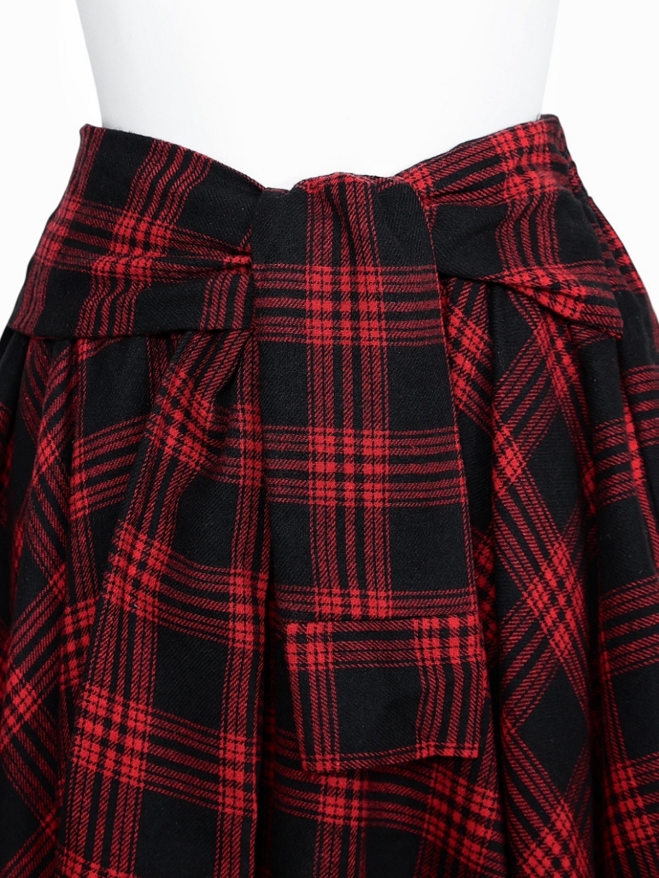 ネルシャツライクチェックヘムスカートRED スタイリングイメージ6