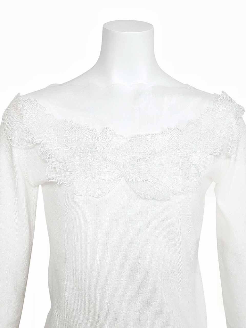 スワンリーフデコルテシアーニットWHITE スタイリングイメージ5